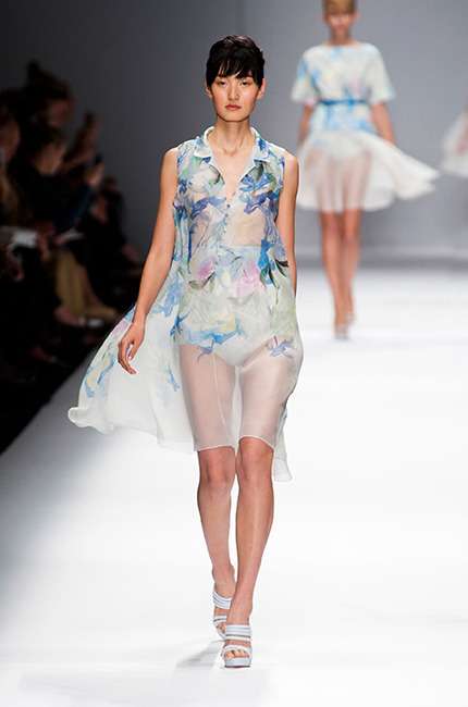 cacharel-defile-printemps-ete-2013-madame-figaro-11