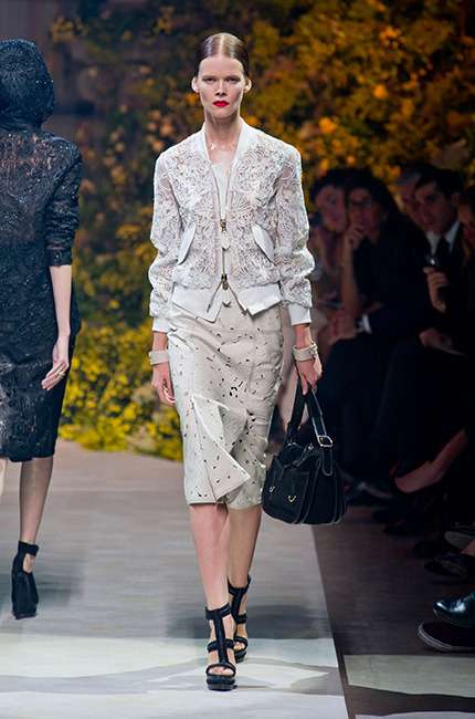 loewe_ilkbahar_yaz_2013_defile_moda_elbise (1)