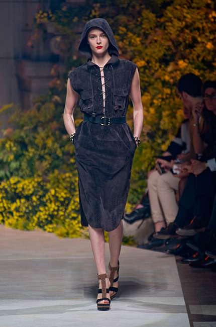 loewe_ilkbahar_yaz_2013_defile_moda_elbise (13)