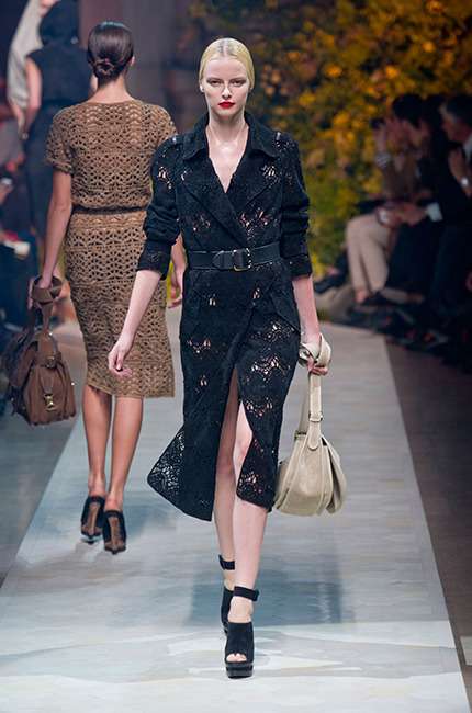 loewe_ilkbahar_yaz_2013_defile_moda_elbise (2)