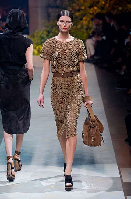 loewe_ilkbahar_yaz_2013_defile_moda_elbise (8)