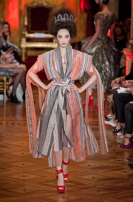 vivienne_westwood_ilkbahar_yaz_2013_defile_moda_elbise (16)