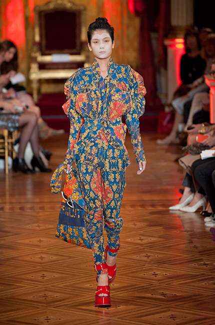 vivienne_westwood_ilkbahar_yaz_2013_defile_moda_elbise (2)