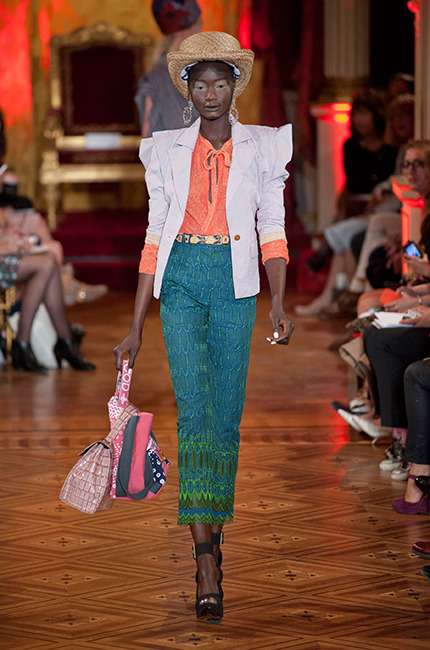 vivienne_westwood_ilkbahar_yaz_2013_defile_moda_elbise (23)