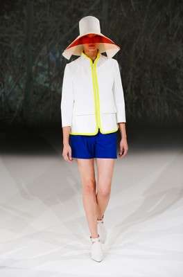 hussein_chalayan_2013_ilkbahar_yaz_elbise_moda_defile (13)