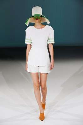 hussein_chalayan_2013_ilkbahar_yaz_elbise_moda_defile (23)