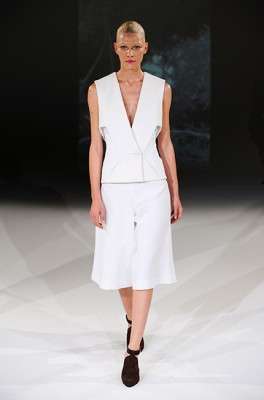 hussein_chalayan_2013_ilkbahar_yaz_elbise_moda_defile (35)