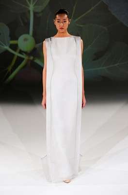 hussein_chalayan_2013_ilkbahar_yaz_elbise_moda_defile (38)