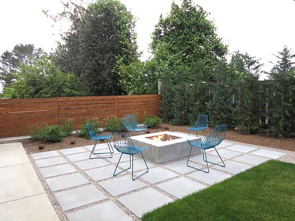 Modern-patio-with-colorful-chairs