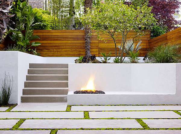 Modern-tile-in-an-outdoor-space