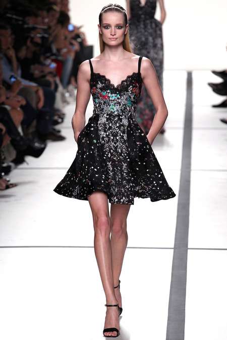 elie_saab_2014_ilkbahar_defile_moda_elbise_modelleri (16)