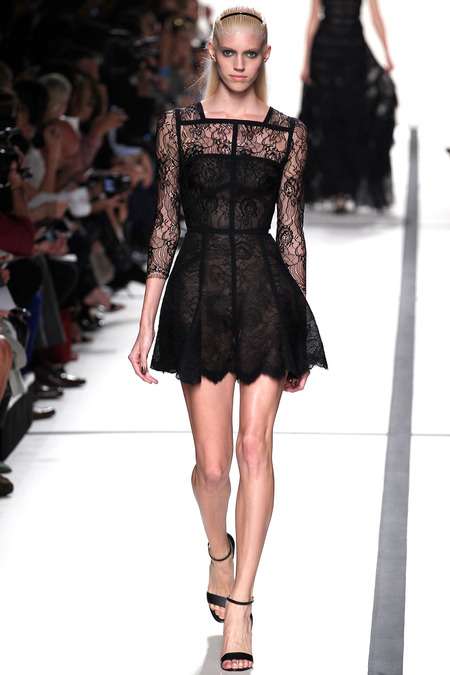 elie_saab_2014_ilkbahar_defile_moda_elbise_modelleri (31)