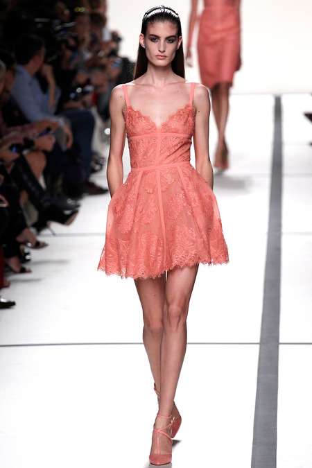 elie_saab_2014_ilkbahar_defile_moda_elbise_modelleri (35)