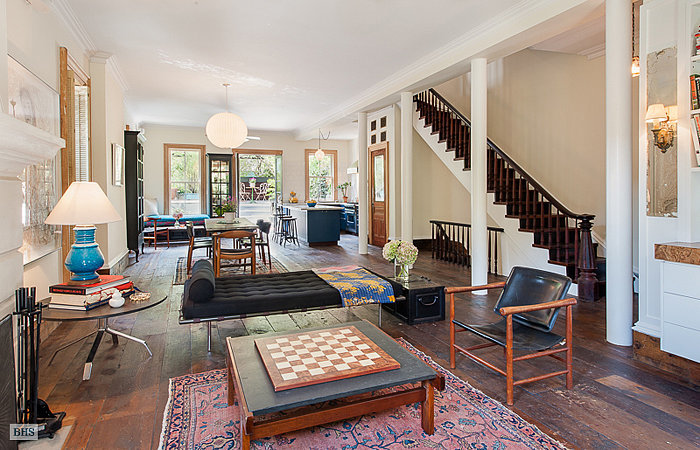 1000-square-foot-parlor-floor-has-loft-feeling-mostly.jpg