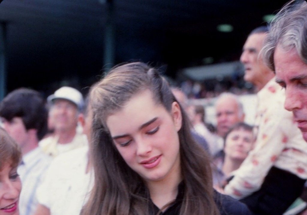 1076full-brooke-shields.jpg