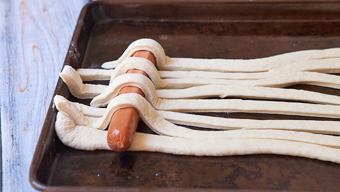 2014-06-20-woven-hot-dogs-3-680x384.jpg