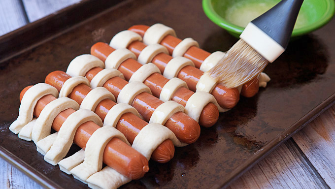 2014-06-20-woven-hot-dogs-4-680x384.jpg