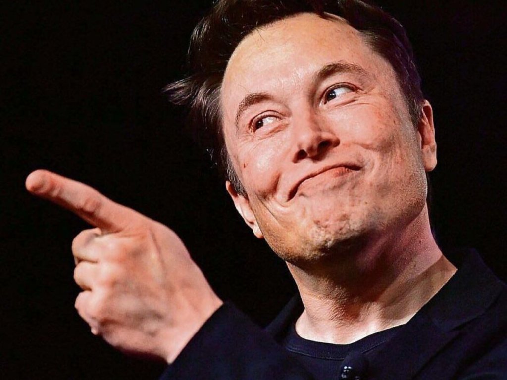 23-31-41-elon-musk-dedo.jpeg