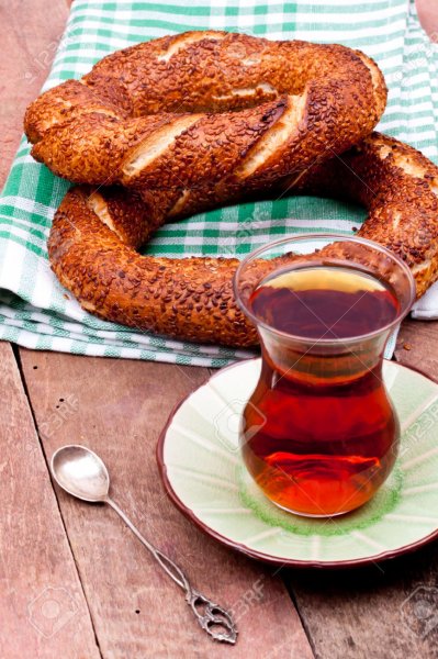 23565754-tea-and-turkish-bagel-Stock-Photo.jpg