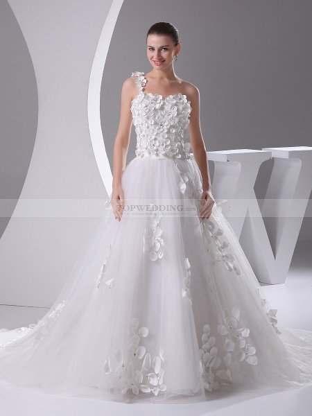 3D-Flower-Featured-One-Shoulder-Tulle-Wedding-Gown.jpg