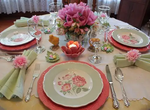 4-vintagerosegarden.webp