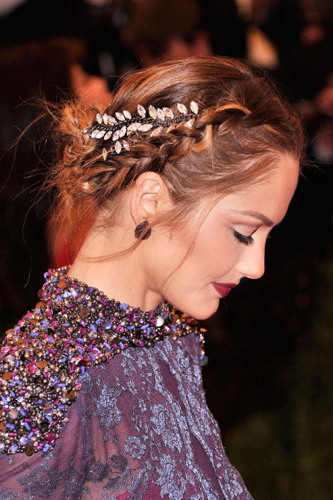 54aad9ab03ace_-_elle-wedding-braids-minka-kelly-xln-xln.jpg