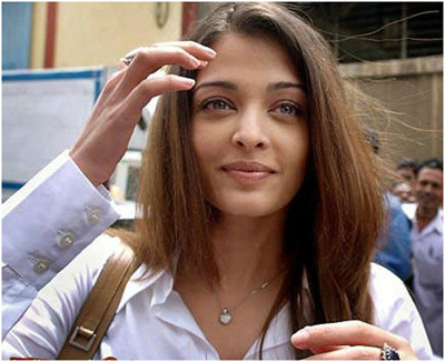 aishwarya-rai-without-makeup-at-home.jpg