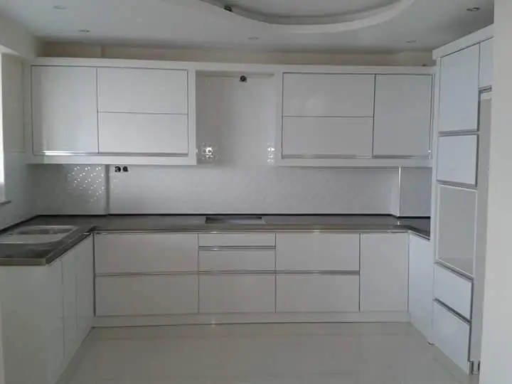 Akrilik-Mutfak-Beyaz-Parlak001.webp