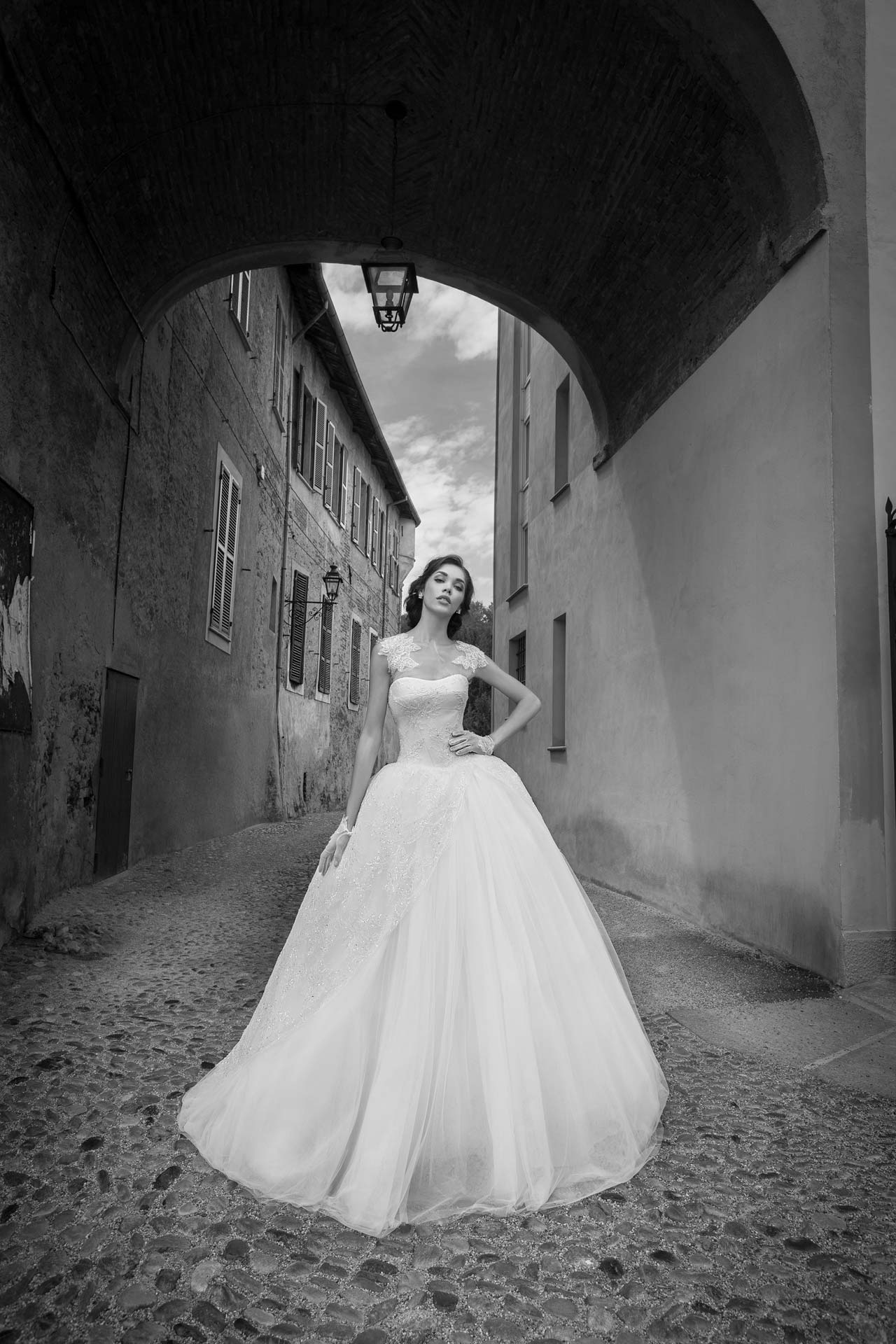 alessandra-rinaudo-ARAB15615IV-SCARLET-A-AR_CollezioneSposa2015-moda-sposa-2015-940.jpg