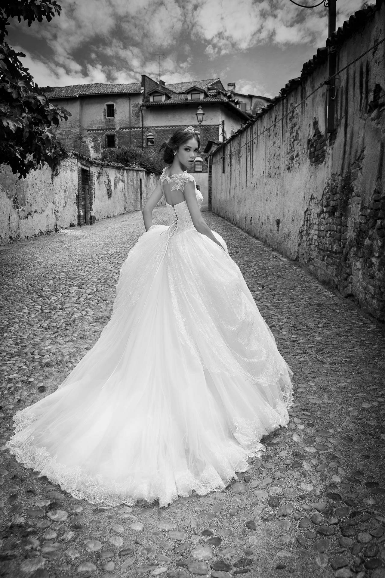 alessandra-rinaudo-ARAB15620IV-SHERLY-AR_CollezioneSposa2015-moda-sposa-2015-84.jpg