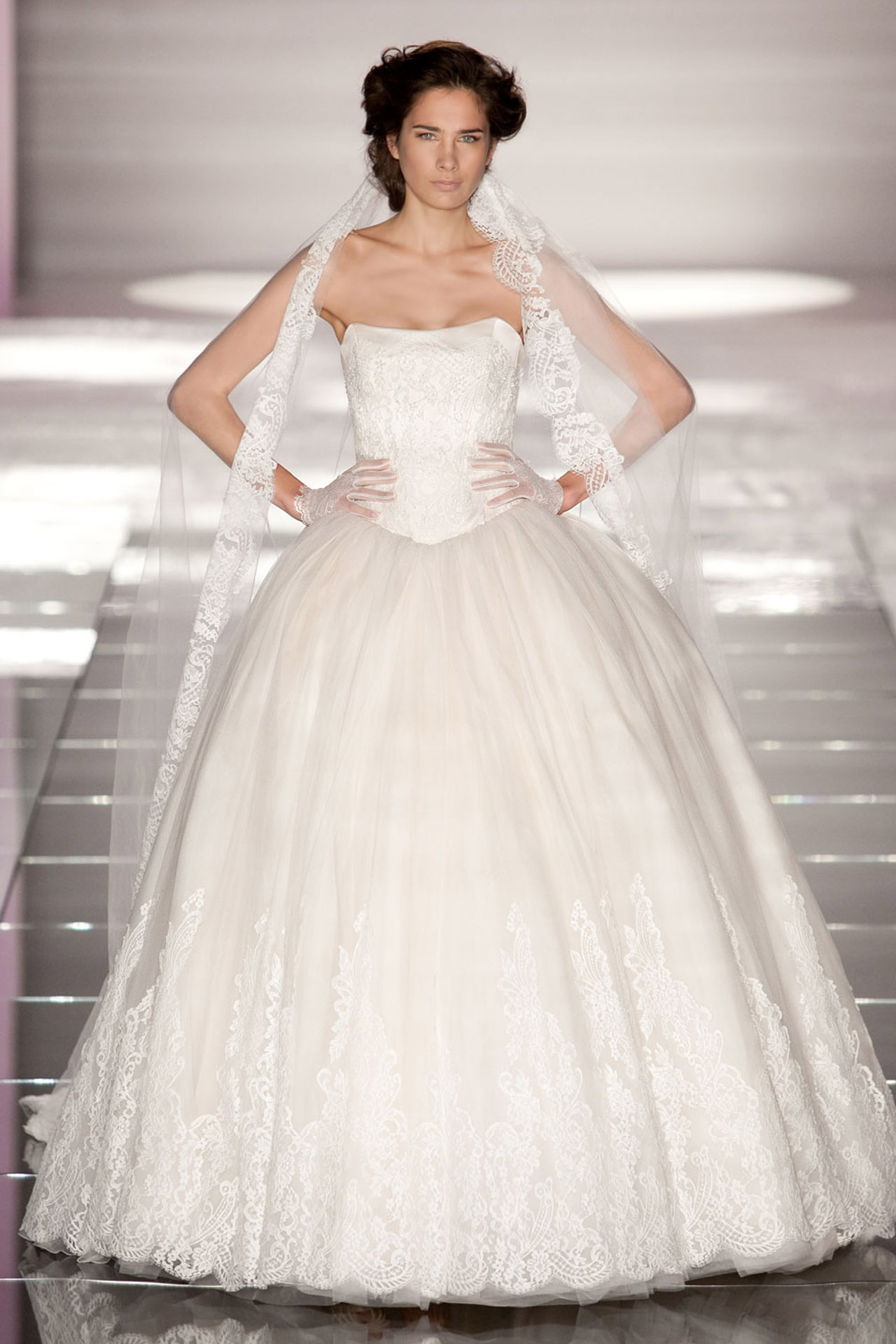 alessandra-rinaudo-ARAB15622PK-SIENNA-Catwalk2015-moda-sposa-2015-698.jpg