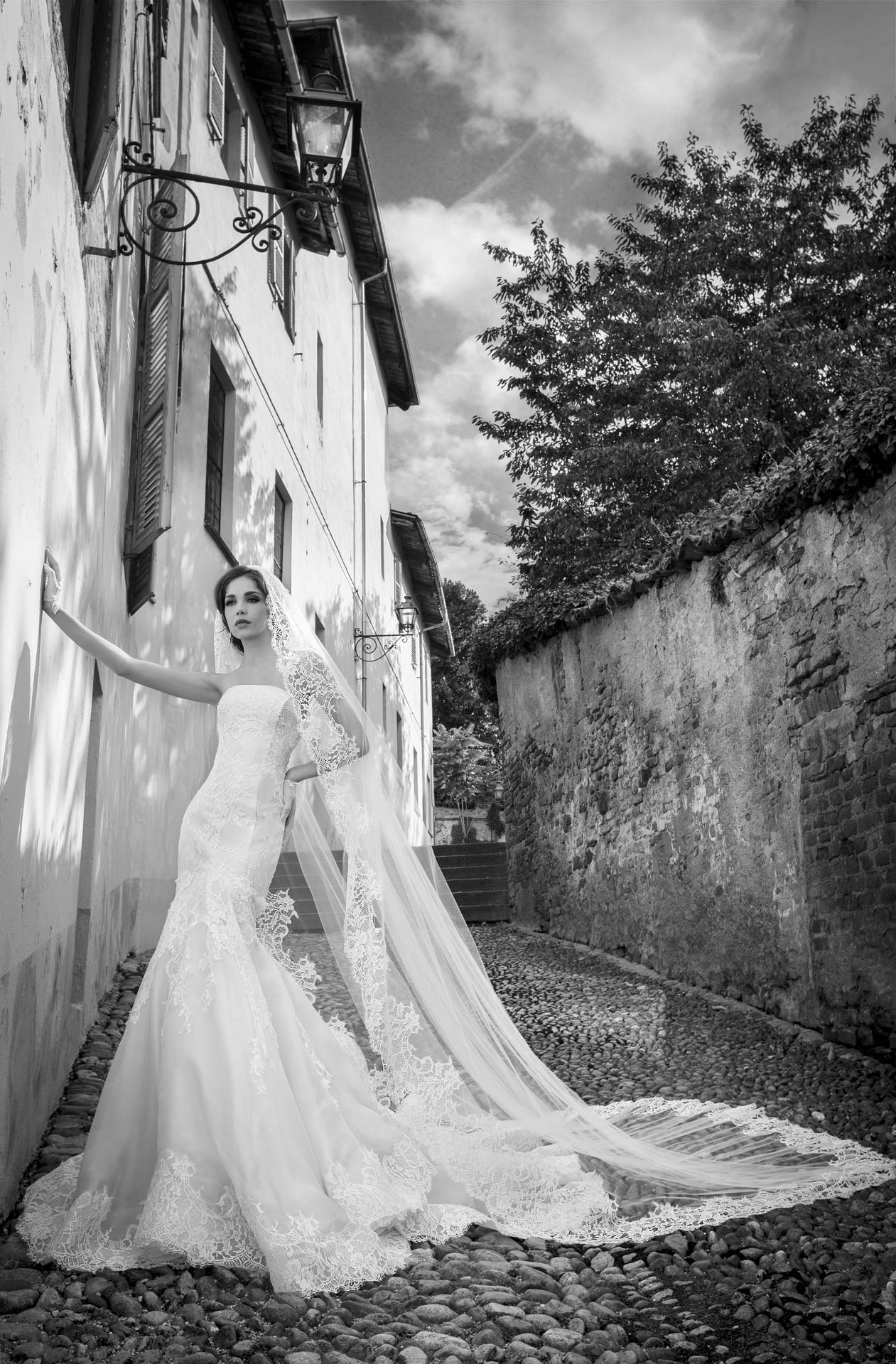 alessandra-rinaudo-ARAB15629SL-SORAYA-A-AR_CollezioneSposa2015-moda-sposa-2015-670.jpg