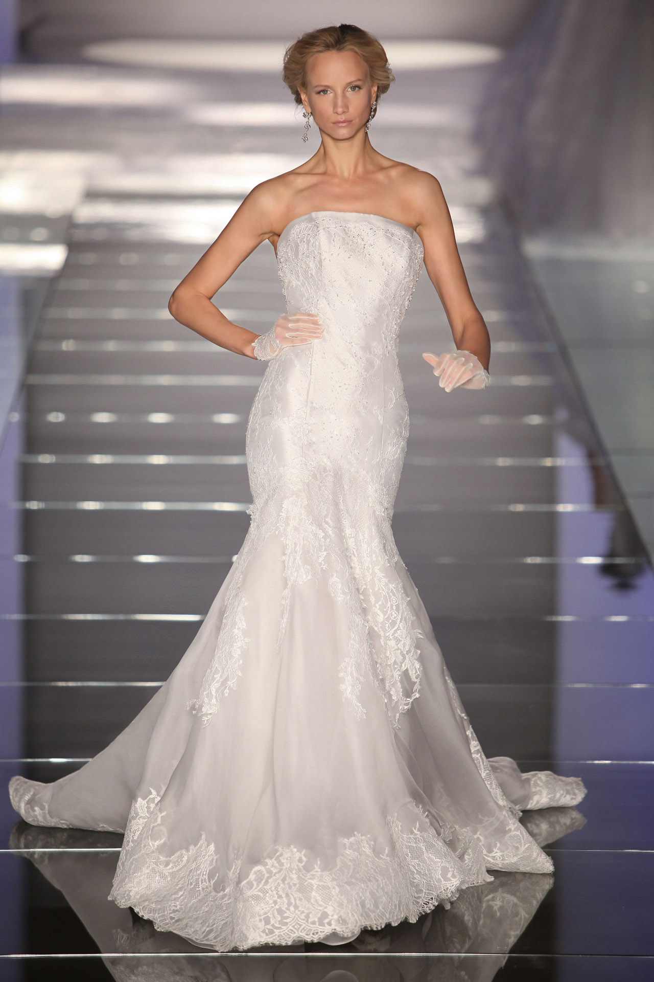 alessandra-rinaudo-ARAB15629SL-SORAYA-Catwalk2015-moda-sposa-2015-924.jpg