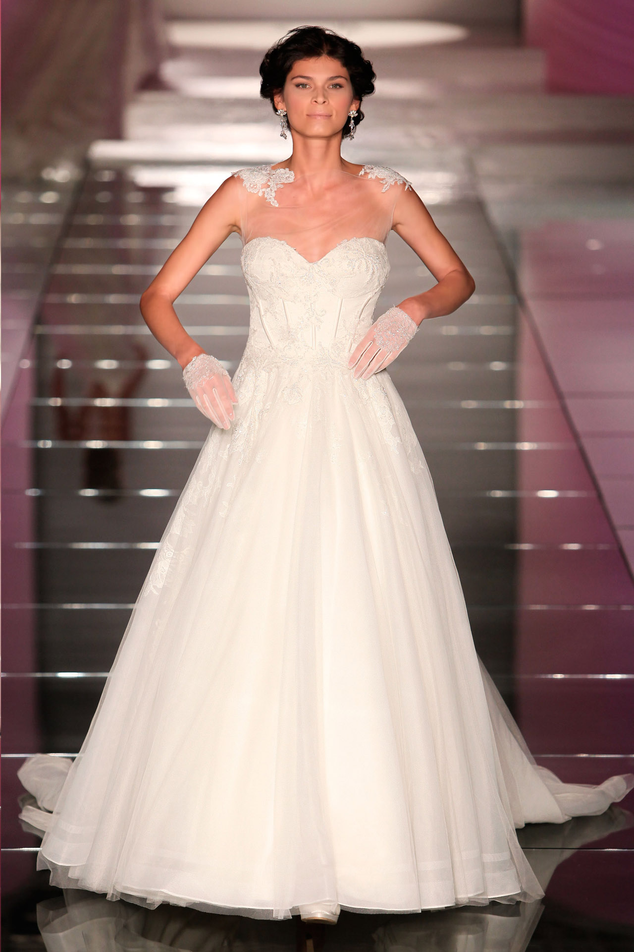 alessandra-rinaudo-ARAB15638IV-SWETA-Catwalk2015-moda-sposa-2015-802.jpg