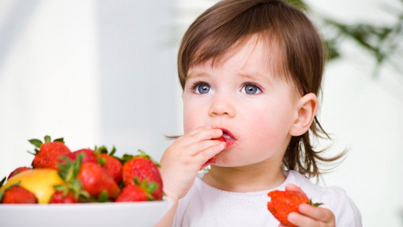 alimentation-bebe-fraise.jpg