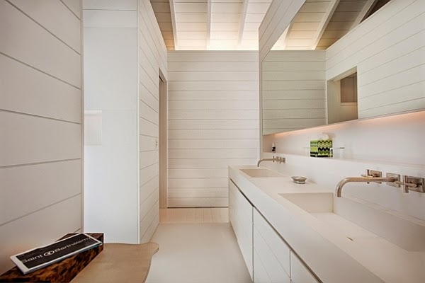 all-white-beach-villa-bathroom-design.jpg