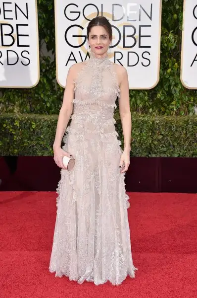 amanda-peet-golden-globes-2016.webp