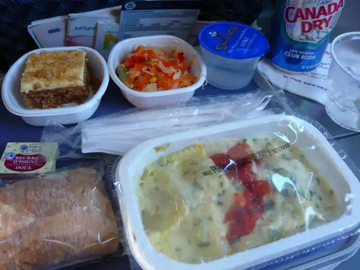 american-airlines-ekonomi-sinifi.webp