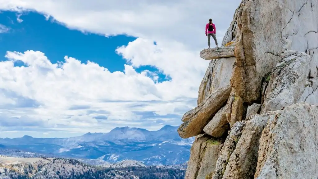 andrew-peacock-yosemite-overlook.webp