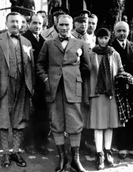 -ataturk-fotograflari-sergisi-forum-istanbul-ataturk-1396232.webp