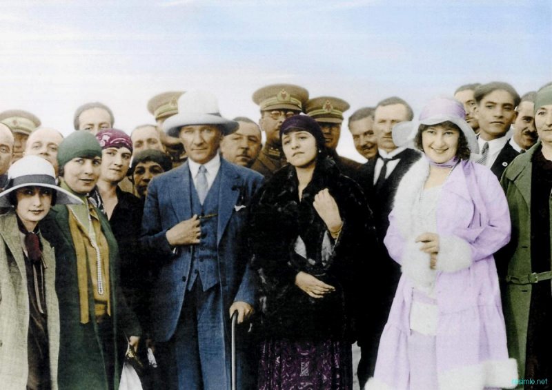 Ataturk Renkli resimleri (5).jpg