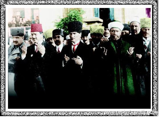 ataturk-un-namaz-kilarken-hic-fotosunun-olmamasi_261136.jpg