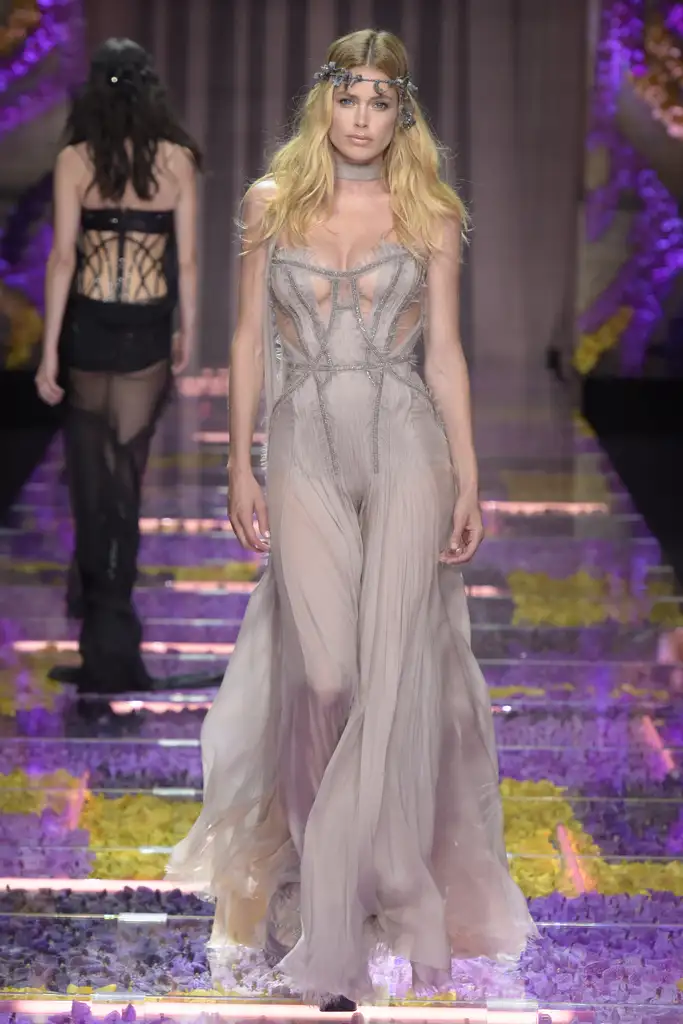 atelier-versace-hcf15-gg-38.webp