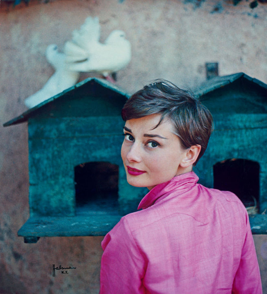 audrey-hepburn-philippe-halsmann-h724-1.jpg