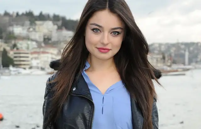 ayça-ayşin-turan_665249.webp