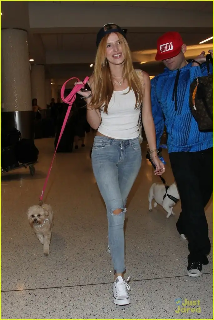 bella-thorne-kingston-lax-nyc-fashion-week-04.webp