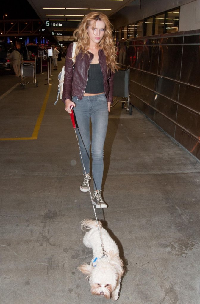 bella-thorne-lax-airport-departure-candids-in-los-angeles-may-21-2014_4.jpg