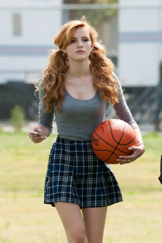 bella-thorne-plays-basketball-taking-a-break-on-the-set-of-mostly-ghostly-2-_2.webp