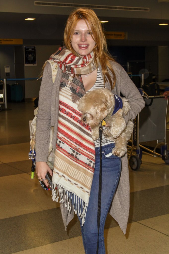 bella-thorne-street-fashion-at-jfk-airport-in-new-york-city-november-2014_1.jpg