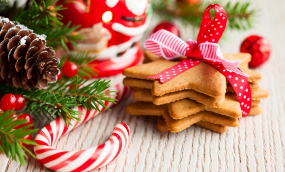 bigstock-Christmas-cookies-with-festive-38548789-290x175@2x.jpg
